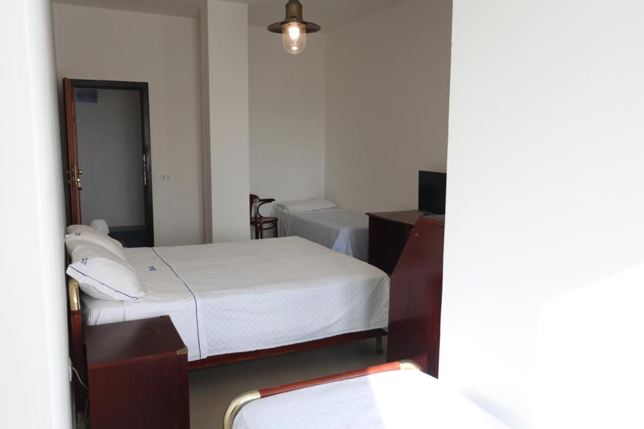 Hotel Barracuda Варкатуро Экстерьер фото