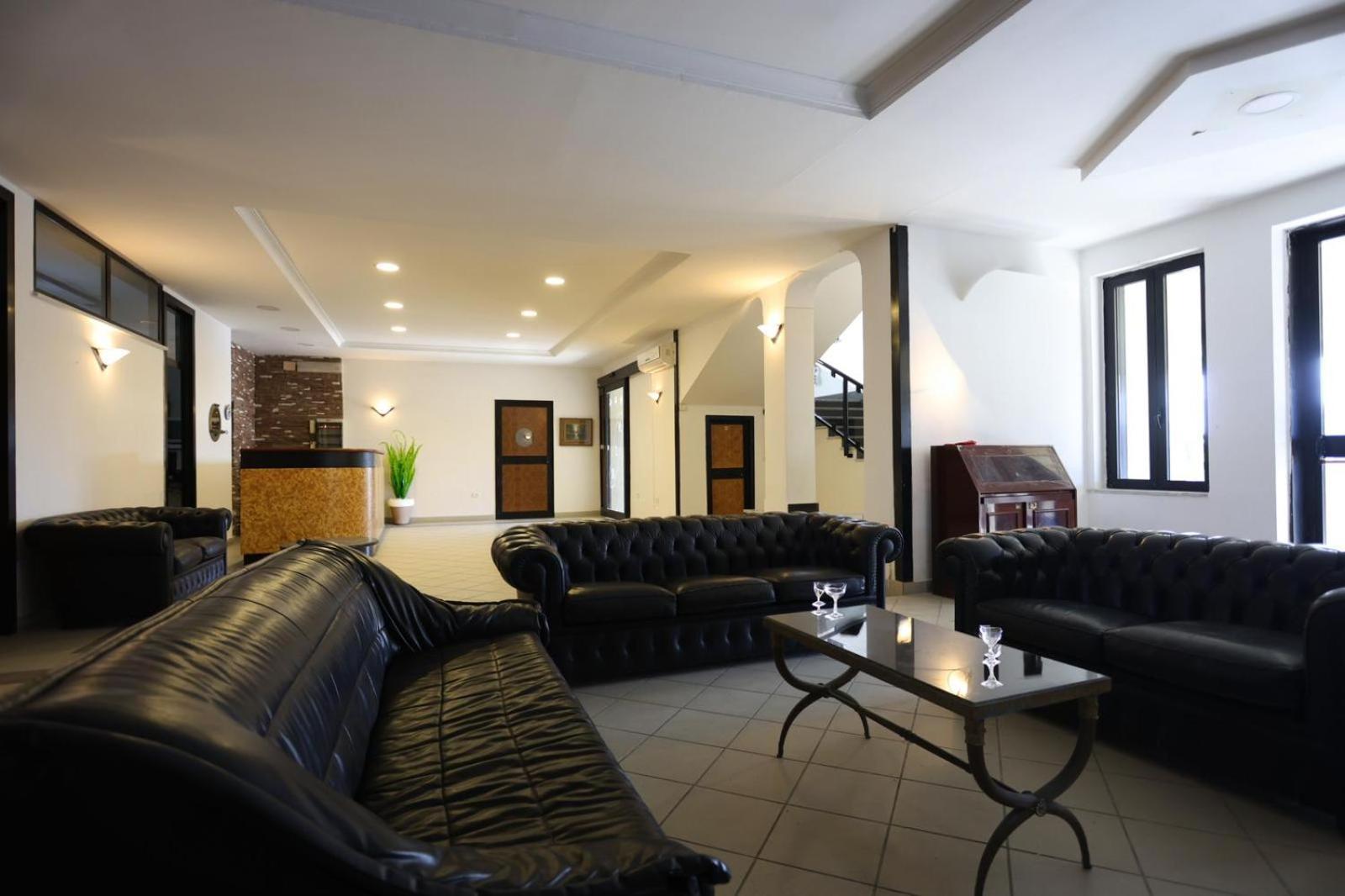 Hotel Barracuda Варкатуро Экстерьер фото